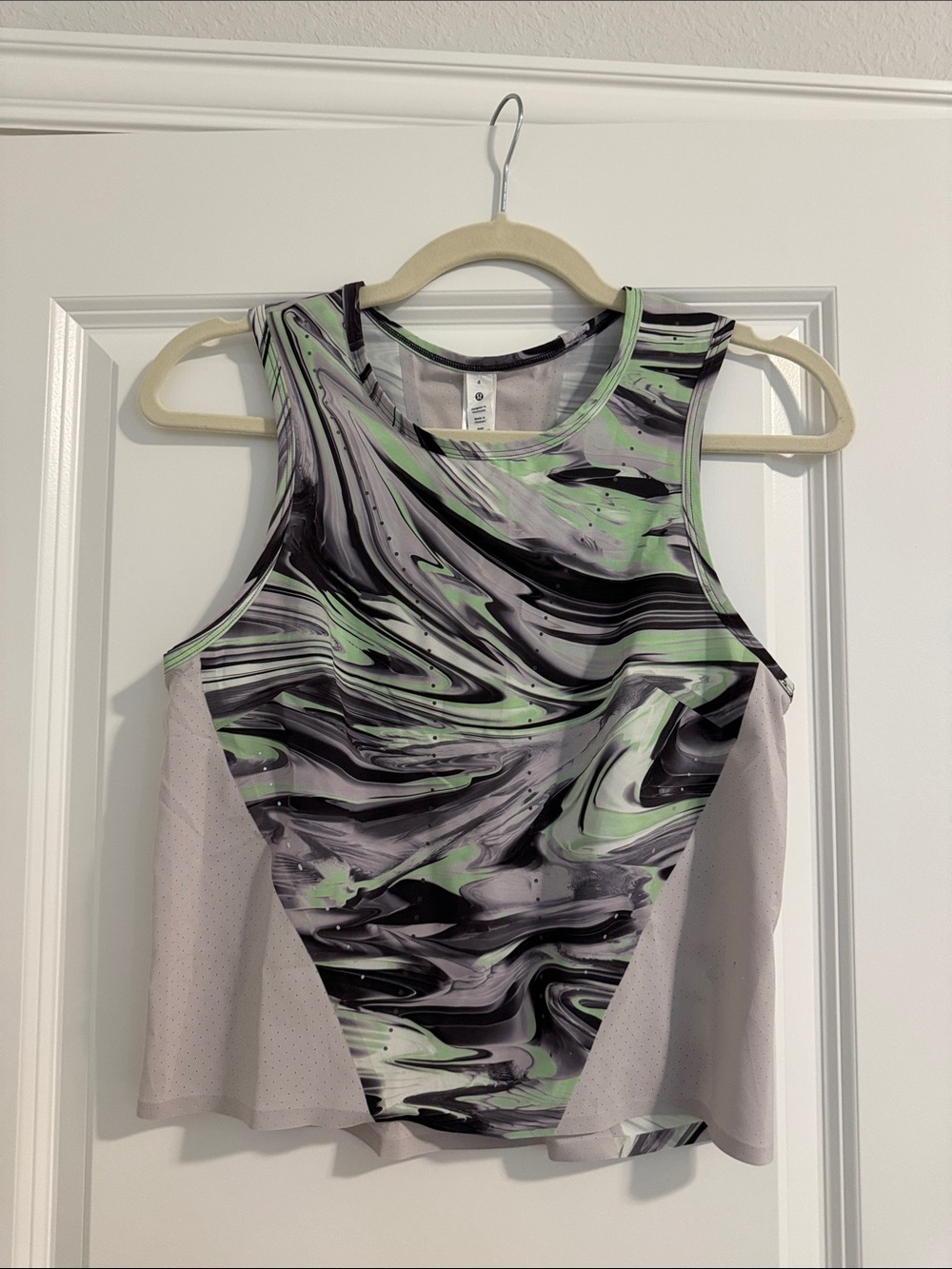 Lululemon Athletica Green and Black Marble Print Cropped Tank Top